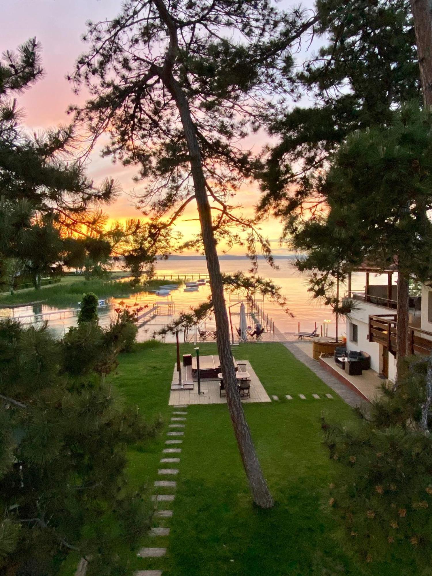 Royal Mediterran Siófok Exterior foto